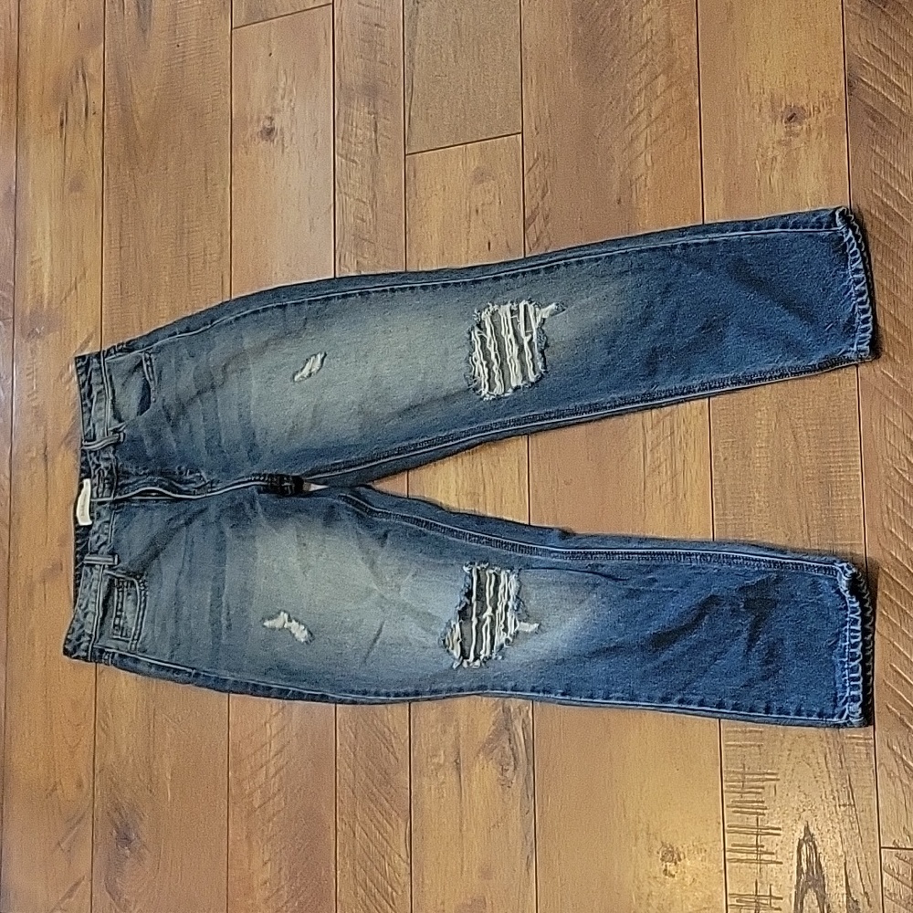 Women's sz 27 Bohme jeans distressed 3/4
